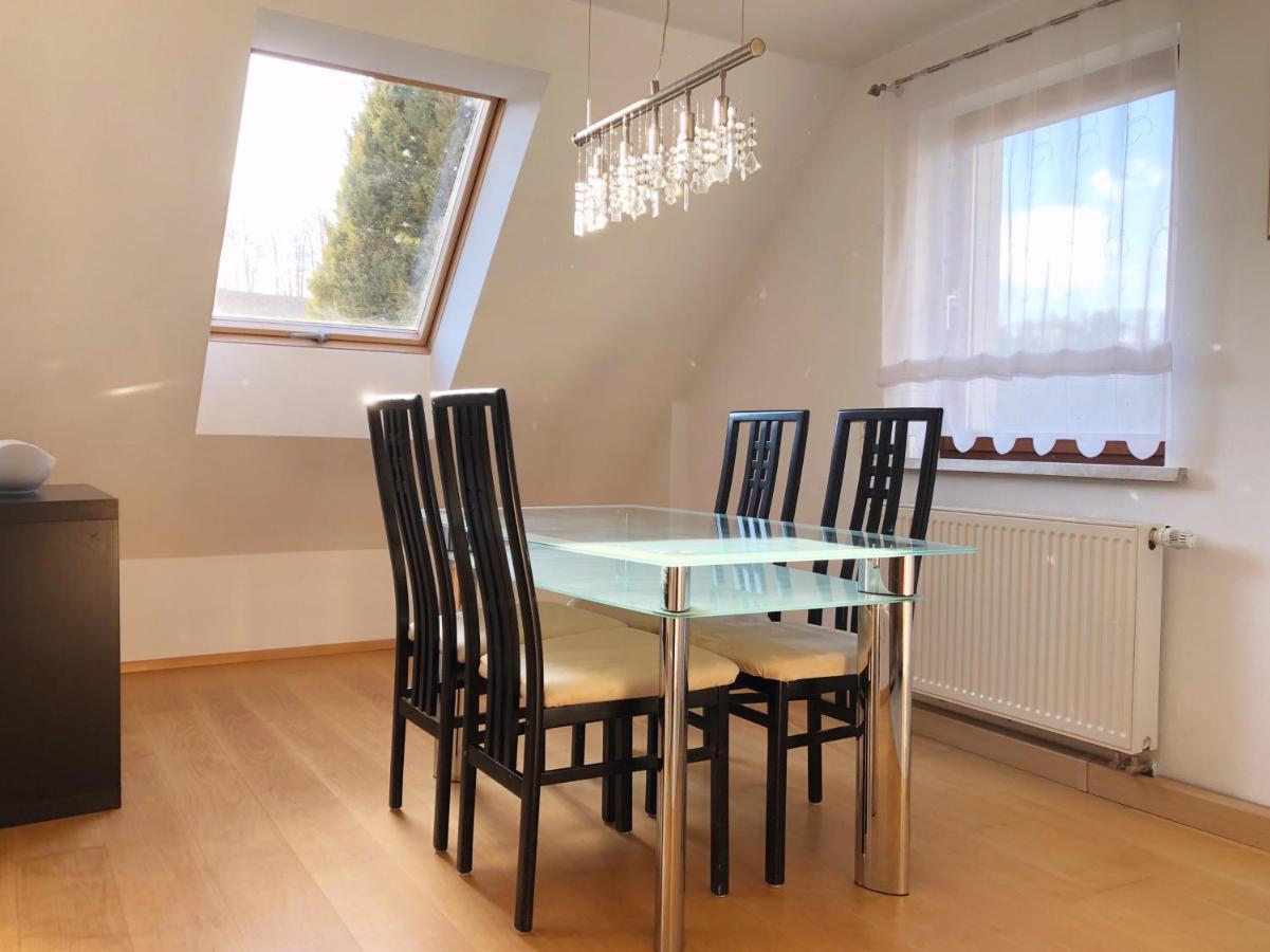 Grosse Wohnung Mit 2 Schlafzimmern Altensteig Bagian luar foto
